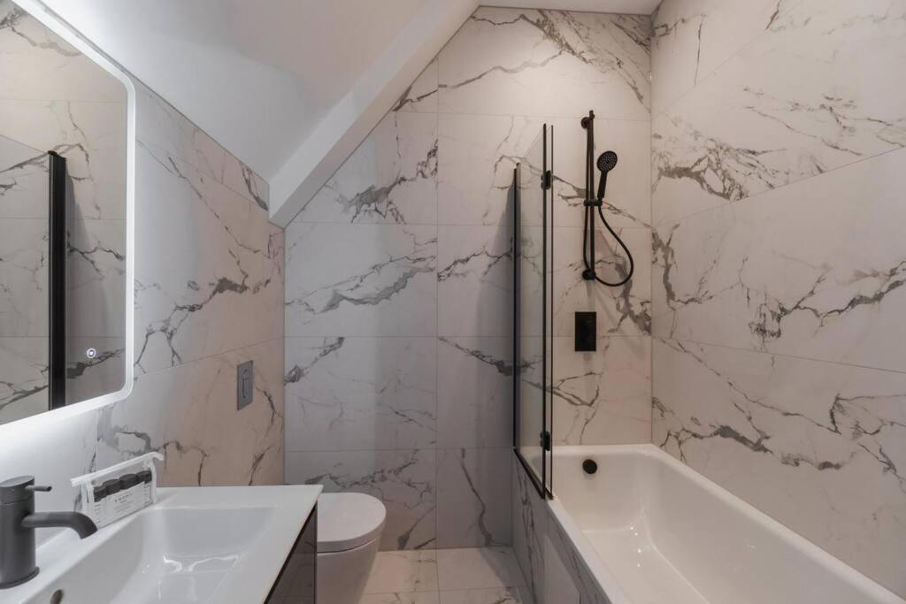Ferienwohnung Luxury Penthouse - Castle Views - 2 Bed & Parking Windsor Exterior foto